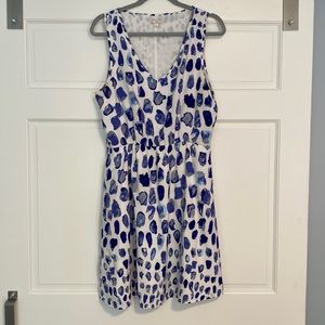 White and blue Gap dress, size L. Lining and elastic cinched waist and pockets!